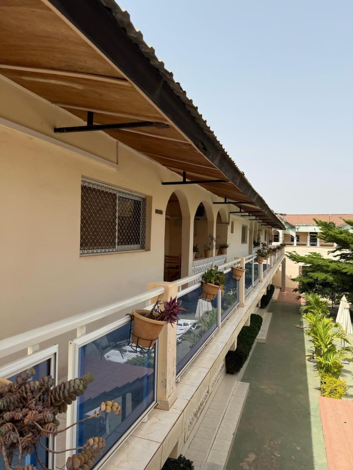 Tranquil Resort Hotel Brusubi エクステリア 写真